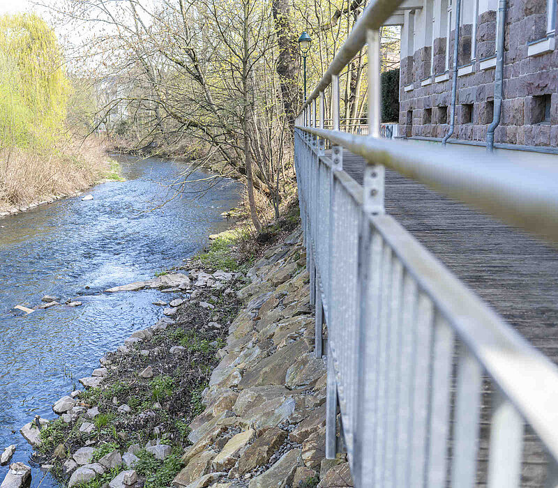 Ufersanierung Lohrstraße Blick vom Fußgängersteg