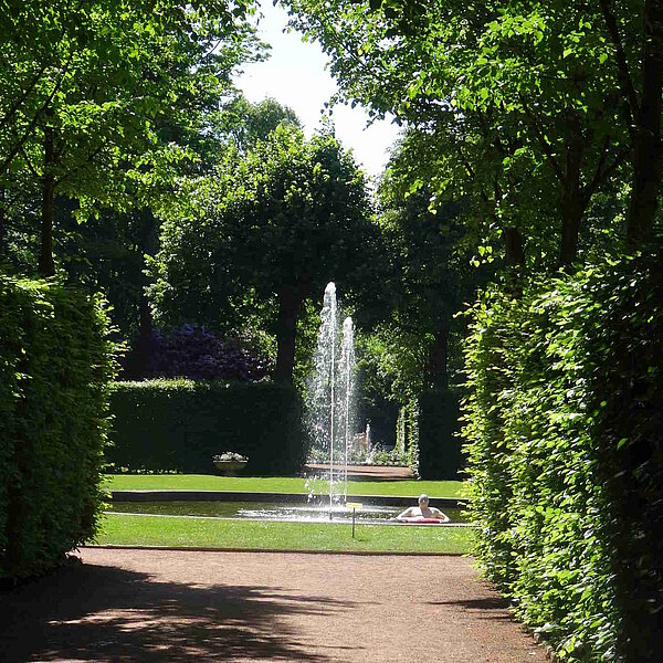 Barocker Schlosspark Lichtenwalde, Wasserachse