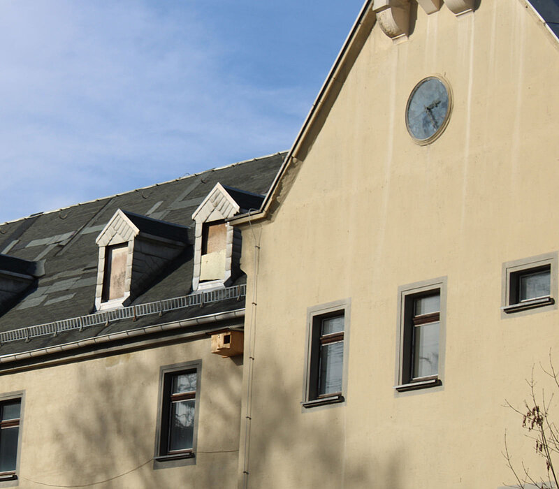 Schloss Sachsenburg Frankenberg, Nistkasten für Turmfalken an Fassade