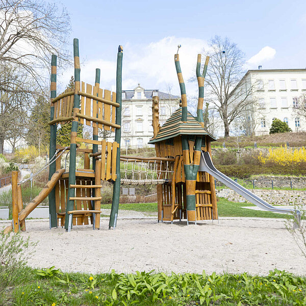 Seminargarten Zschopau Spielplatzprüfung, Klettergerüst-Kombi