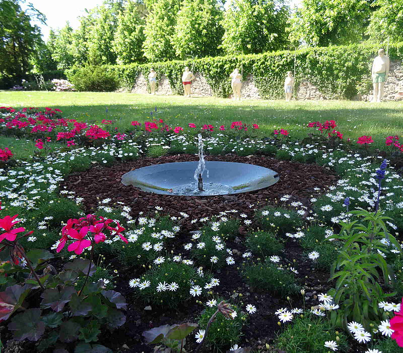 Barocker Schlosspark Lichtenwalde, Fontaine im Mittelgarten