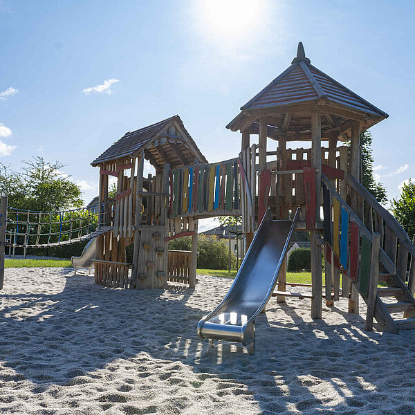 Spielplatz Köthensdorf, Multifunktions-Spielplatzgerät