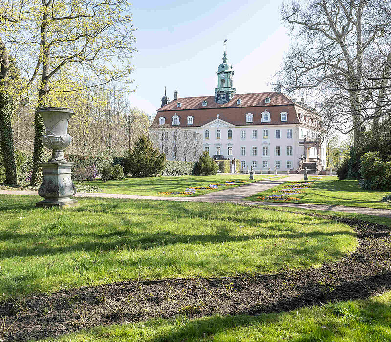 Barocker Schlosspark Lichtenwalde, Vase im Mittelgarten