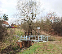 Hochwasserrückhaltebecken Gründbach, Glauchau, Brücke über den Bach